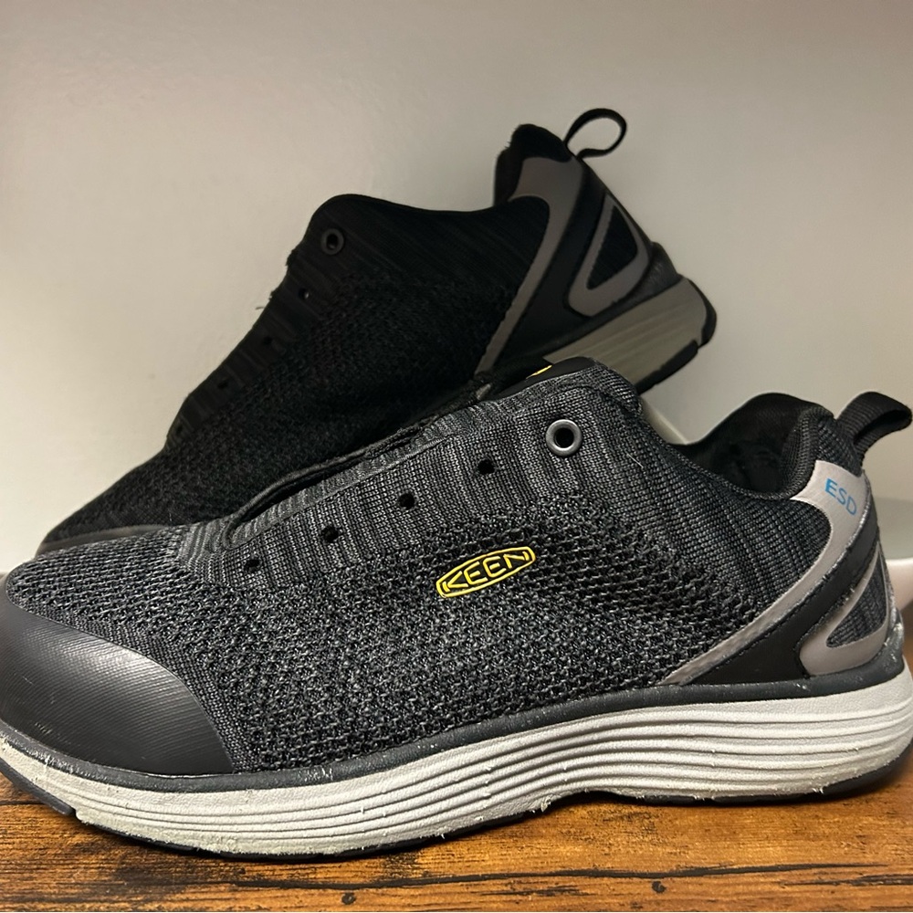 Keen Work aluminum toe shoes women’s size 9 M